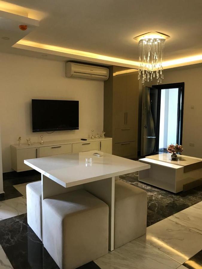 Aquamarine Luxury Residence ไคริเนีย ภายนอก รูปภาพ
