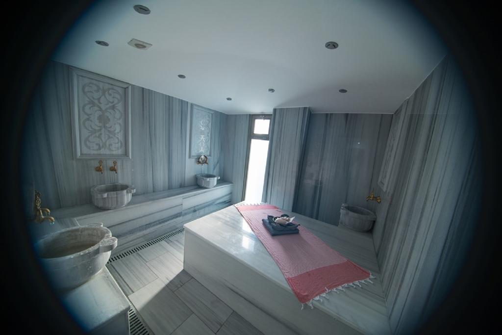 Aquamarine Luxury Residence ไคริเนีย ภายนอก รูปภาพ