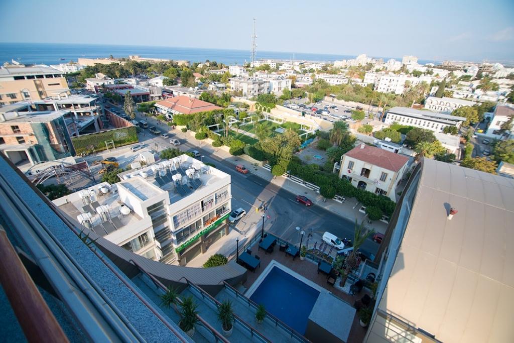 Aquamarine Luxury Residence ไคริเนีย ภายนอก รูปภาพ