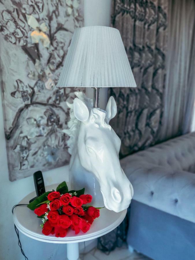 Aquamarine Luxury Residence ไคริเนีย ภายนอก รูปภาพ
