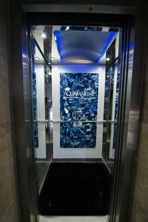 Aquamarine Luxury Residence ไคริเนีย ภายนอก รูปภาพ