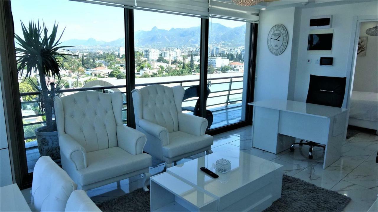 Aquamarine Luxury Residence ไคริเนีย ภายนอก รูปภาพ