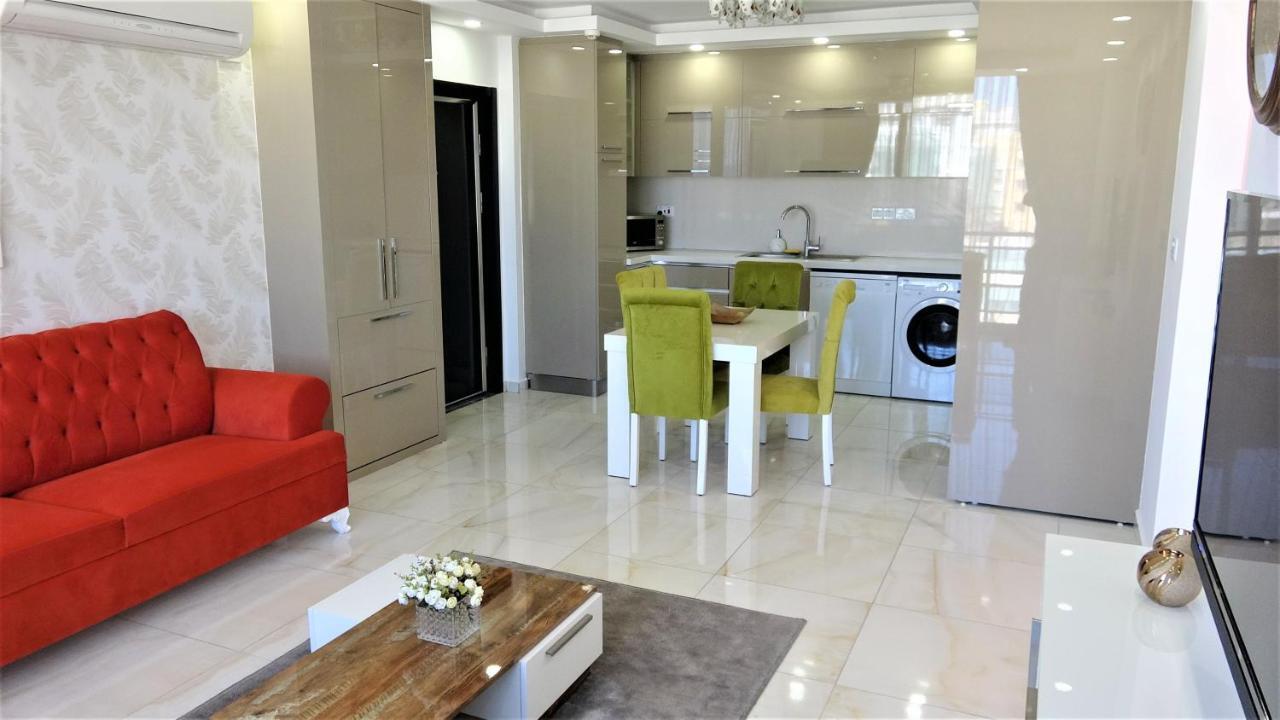 Aquamarine Luxury Residence ไคริเนีย ภายนอก รูปภาพ