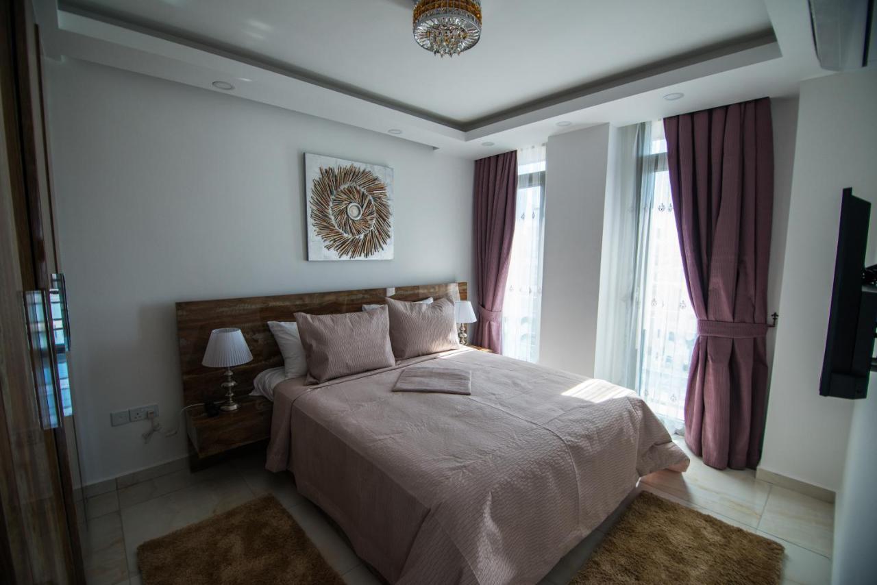 Aquamarine Luxury Residence ไคริเนีย ภายนอก รูปภาพ