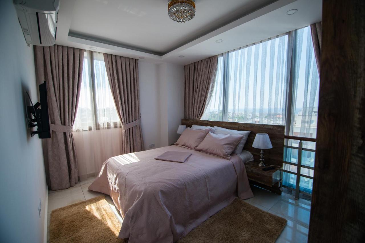 Aquamarine Luxury Residence ไคริเนีย ภายนอก รูปภาพ