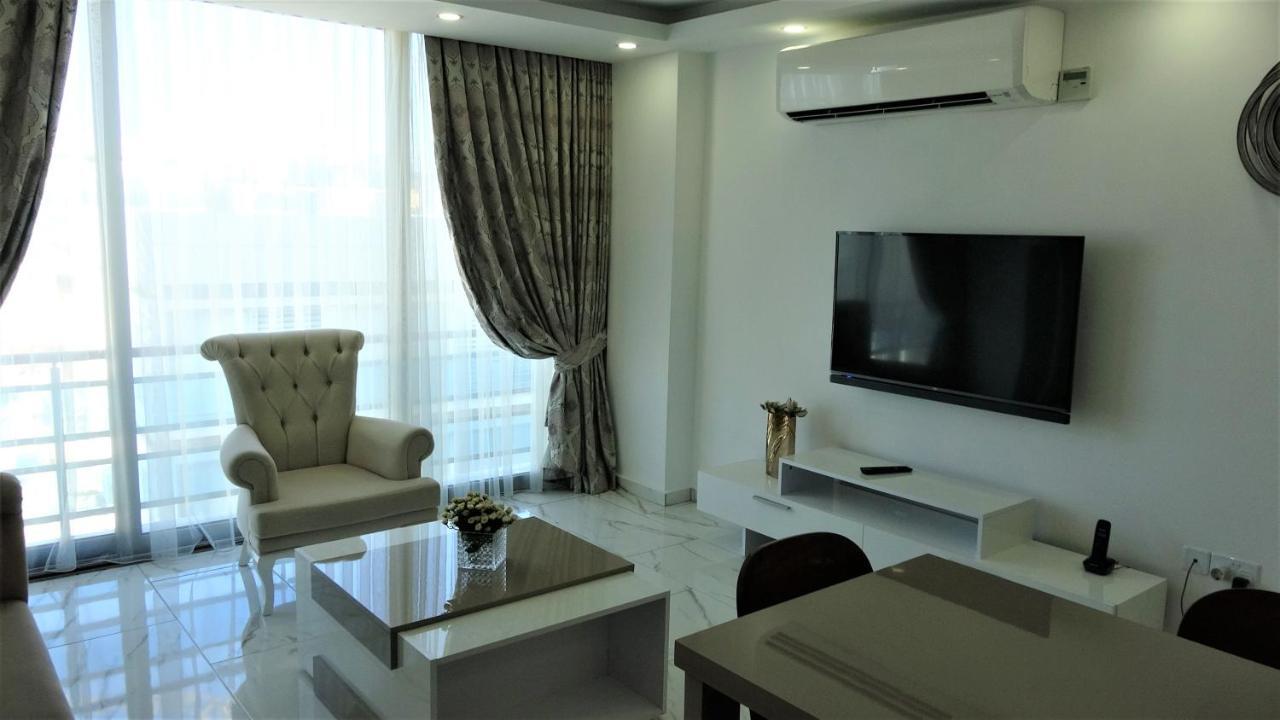 Aquamarine Luxury Residence ไคริเนีย ภายนอก รูปภาพ